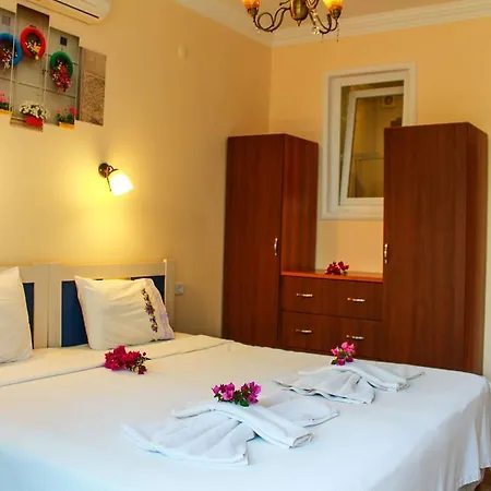 Bozburun Aphrodite Beach & Hotel マルマリス