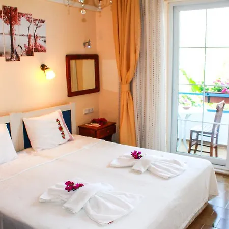 Bozburun Aphrodite Beach & Hotel マルマリス