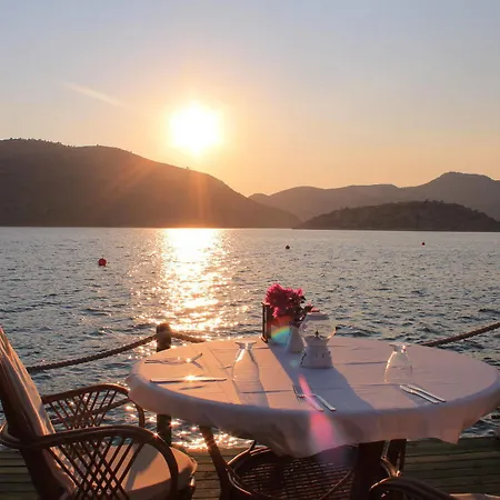 Bozburun Aphrodite Beach & Hotel ホテル